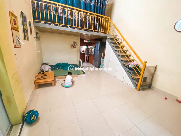 Bán nhà gấp Ngõ 156 Tam Trinh,Hoàng Mai - Diện tích 36m2 - Ôtô đỗ cửa cách 15m - Ngõ thông - Có sân để xe - 1,7 tỷ